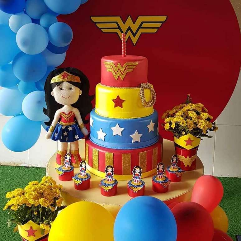 12. Invista em toques l&uacute;dicos para a sua decora&ccedil;&atilde;o de festa infantil Mulher Maravilha &ndash; Foto: Little Party