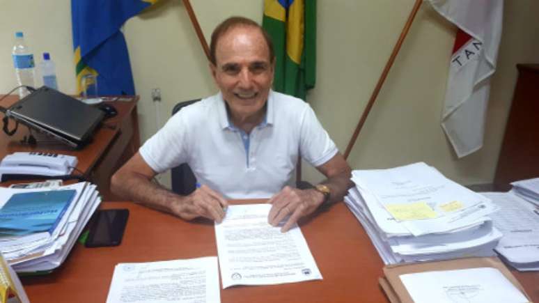 Prefeito de Varginha/MG, Antônio Silva (PTB), renunciou após decreto polêmico de reabertura do comércio da cidade