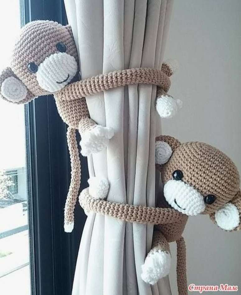 17. Prendedor de cortina infantil de amigurumi – Via: Pinterest