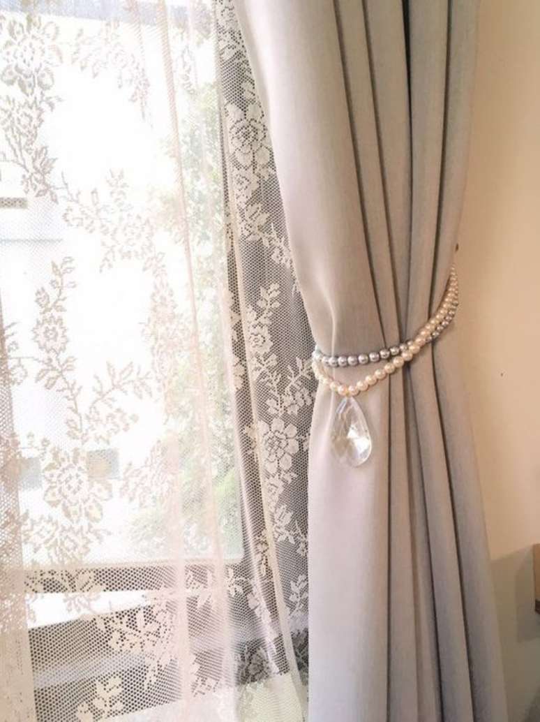 35. Prendedor de cortina com pedras neutras – Via: Etsy