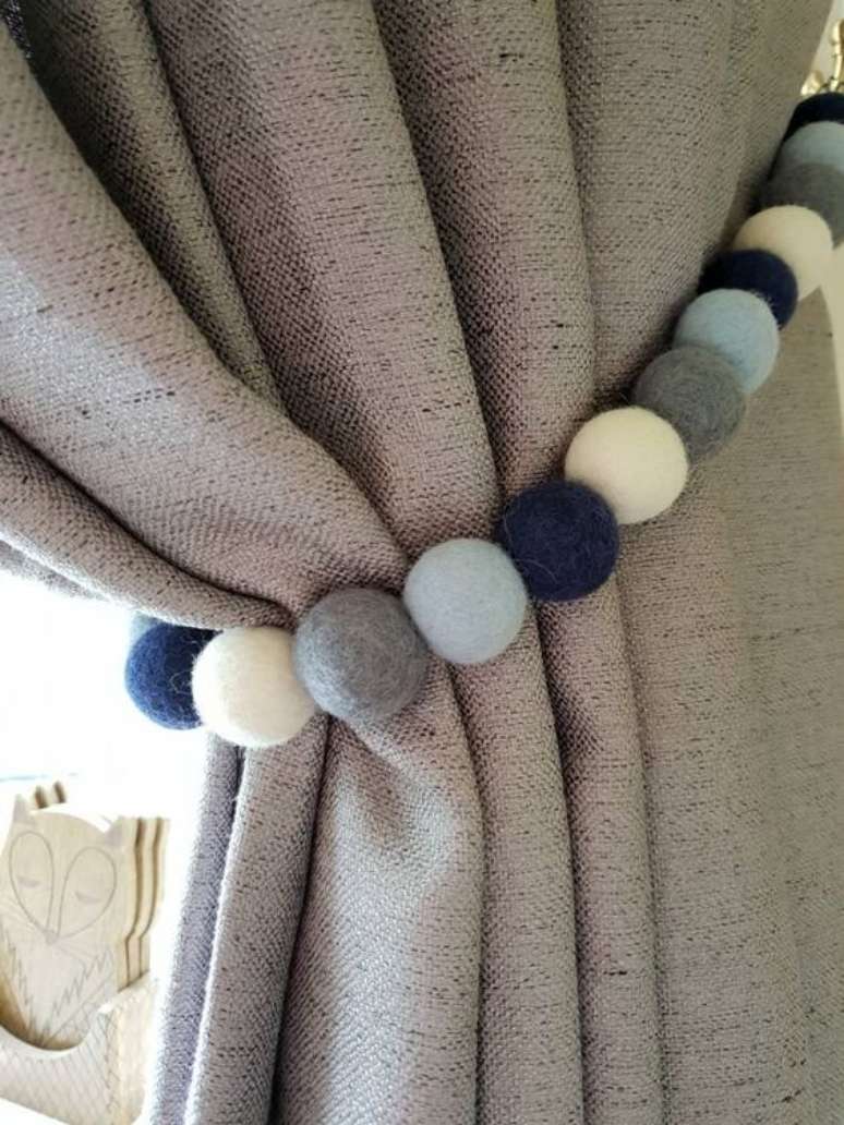 57. Prendedor de cortina de feltro &ndash; via: Etsy