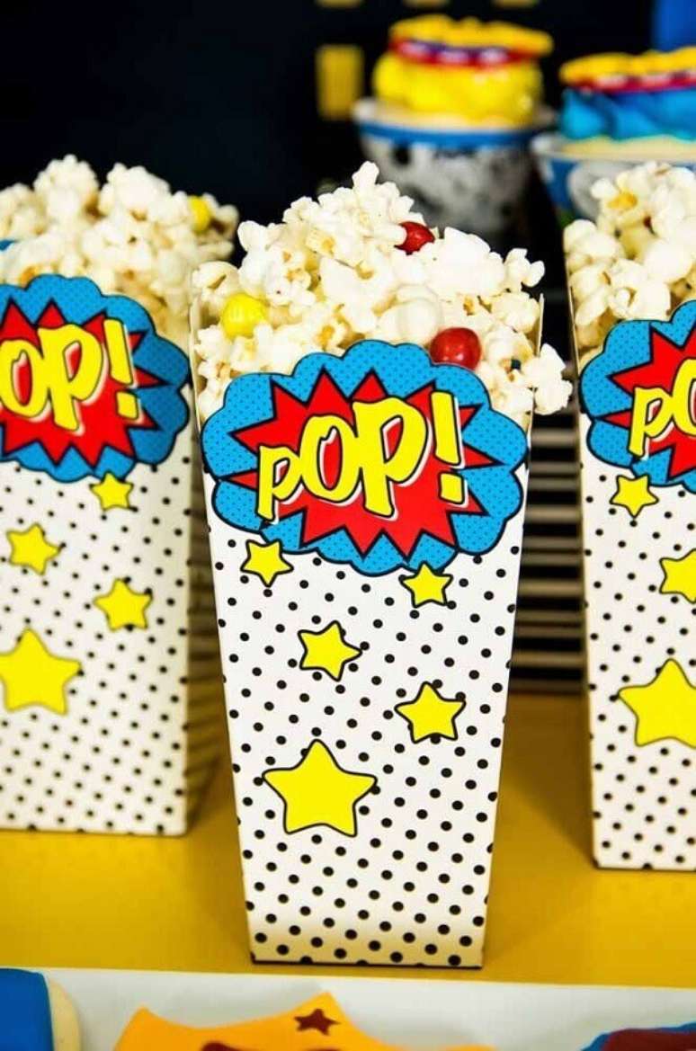 68. Saquinho de pipoca para festa da Mulher Maravilha &ndash; Foto: A Minha Festinha