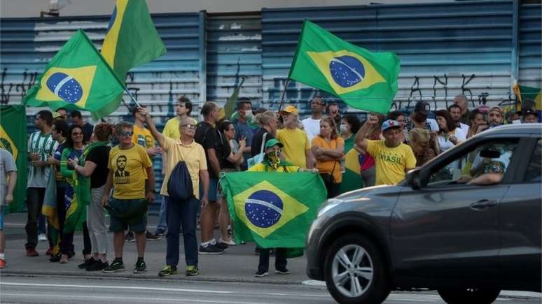 Alguns apoiadores de Bolsonaro protestaram contra quarentenas impostas por autoridades locais