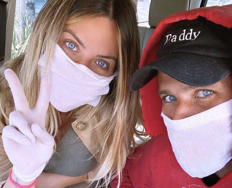 Giovanna Ewbank e Bruno Gagliasso saem do isolamento durante pandemia do novo coronavírus para exames gestacionais.