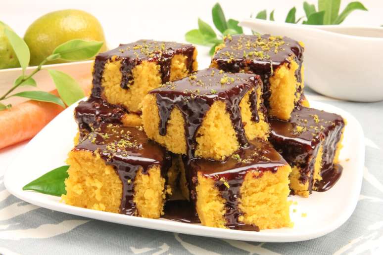 Guia da Cozinha - 15 Receitas de Bolo de Cenoura que v&atilde;o alegrar o seu dia