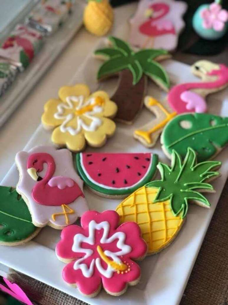 117. Doces temáticos para festa tropical – via: Pinterest