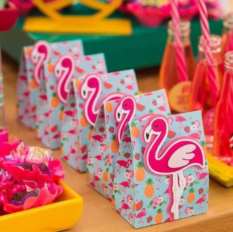 119. Festa tropical com flamingos – Via: Pinterest