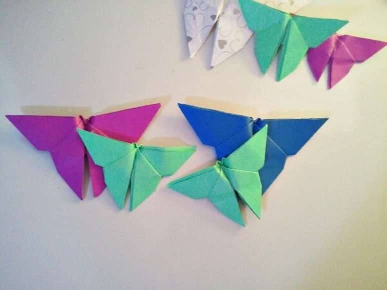 34. Origami fácil de borboleta coloridas – Foto: Elo 7