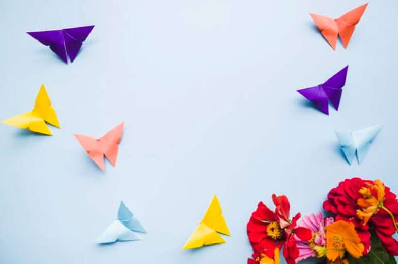 33. Borboletas de origami fácil coloridas – Foto: Freepik