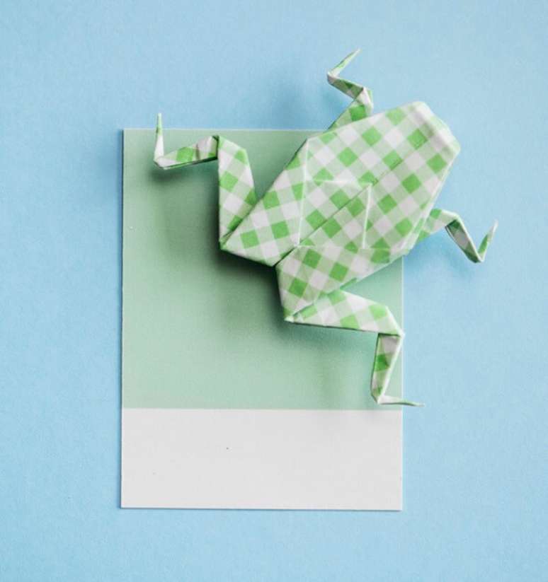 16. Sapo de origami é uma dobradura super criativa – Foto: Via Freepik