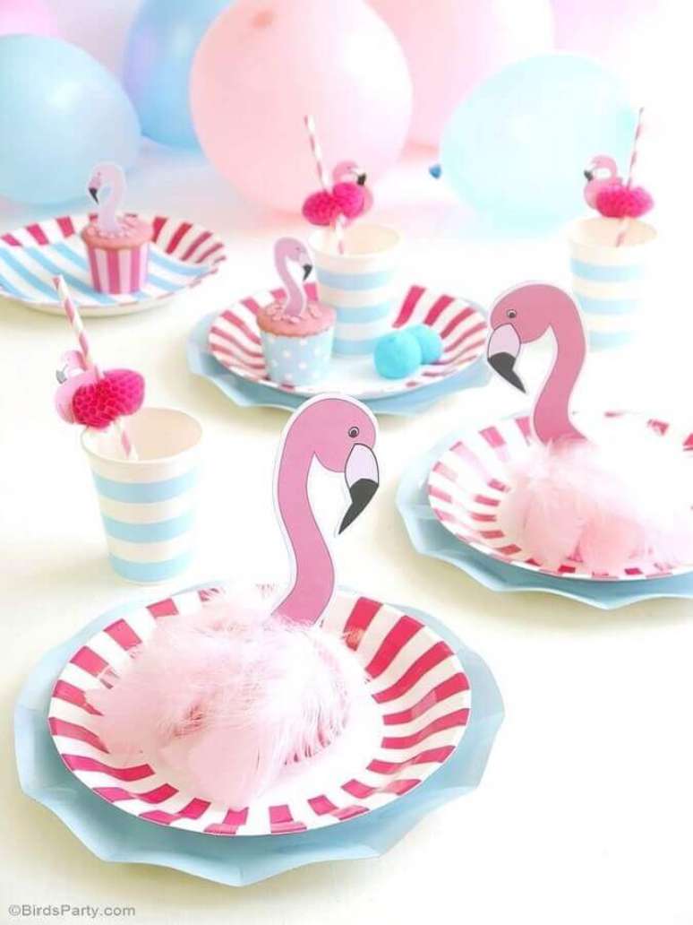 109. Pratos decorados com tons suaves para festa flamingo tropical – Foto: Pinterest