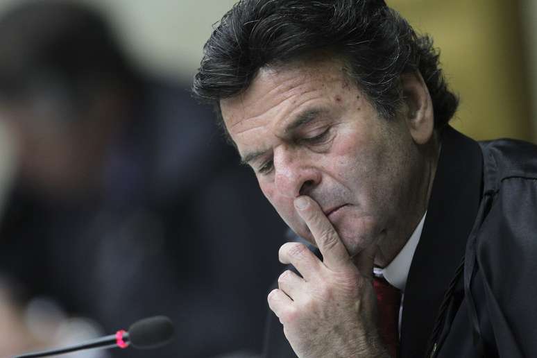 Ministro Luiz Fux durante sessão do STF 
04/10/2012
REUTERS/Ueslei Marcelino