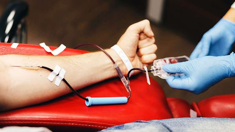 Estados Unidos foi um dos países a flexibilizarem norma por causa de necessidade de sangue durante pandemia