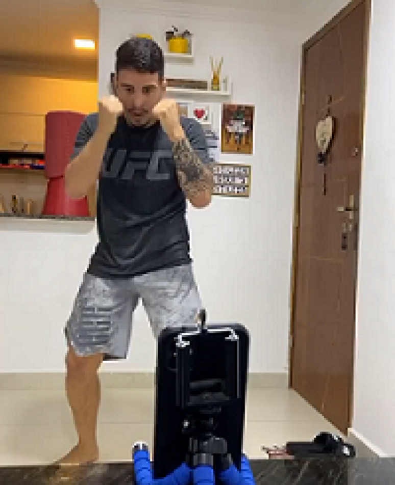 Atleta do UFC, Felipe Cabocão vem mantendo a forma com os treinos na Team Nogueira Play (Foto: Reprodução)