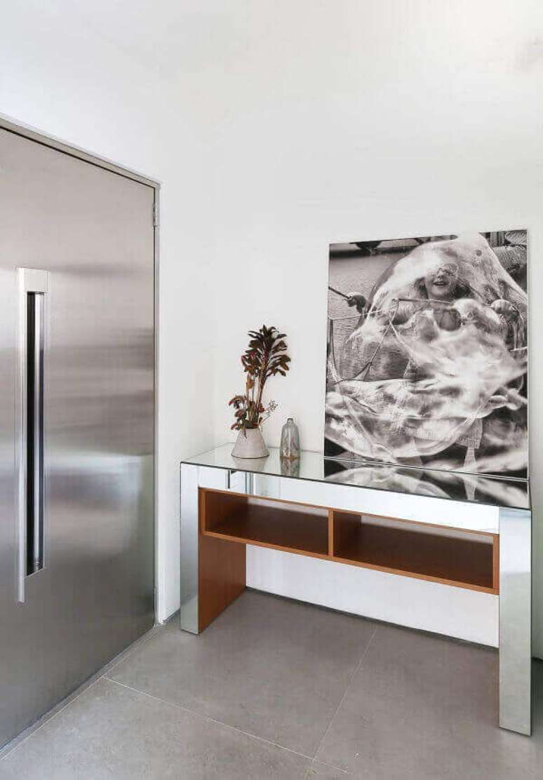 89. Aparador para sala espelhado &ndash; Via: Pinterest