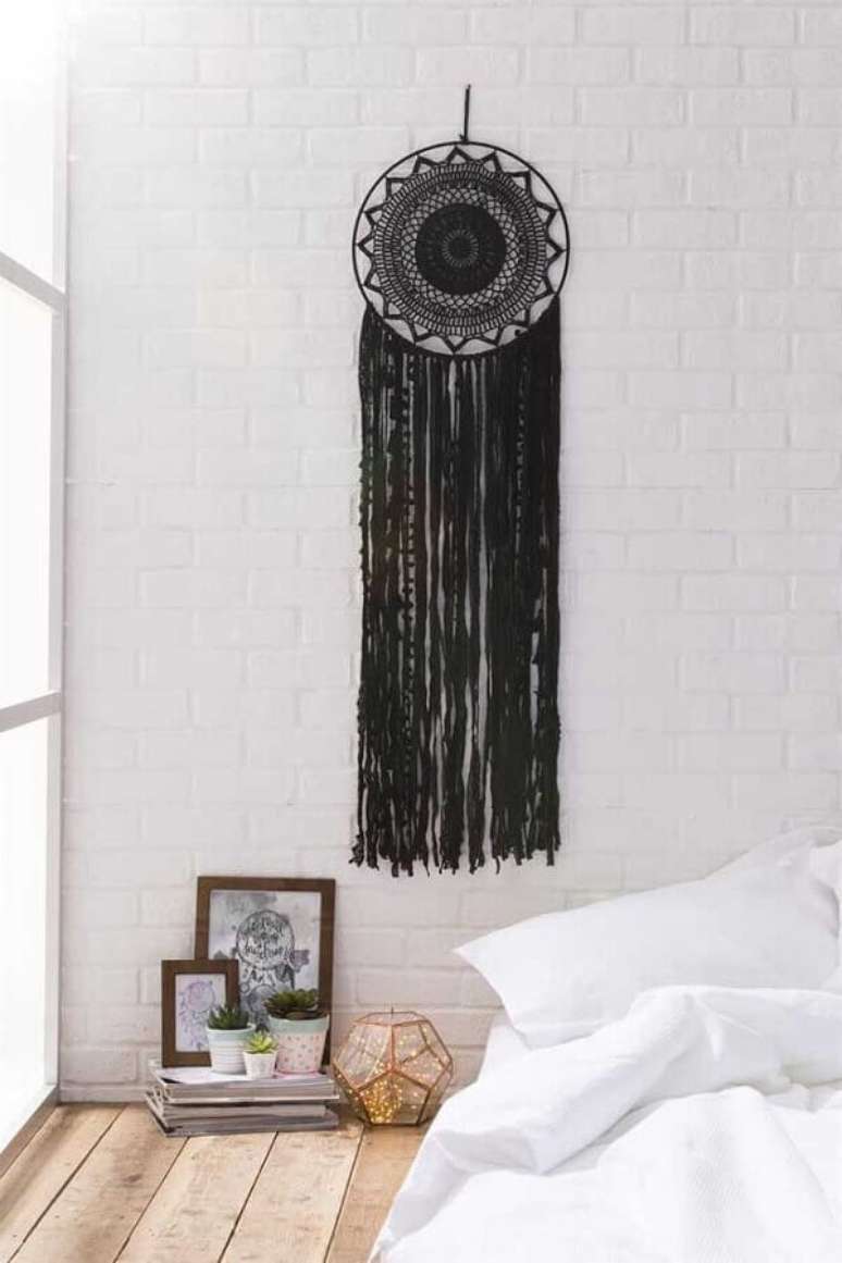 18. O filtro dos sonhos preto ganha bastante destaque em um ambiente clean &ndash; Foto: Pinterest