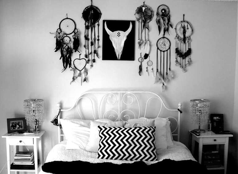 35. Decoração para quarto preto e branco com vários filtros dos sonhos – Foto: Steemit