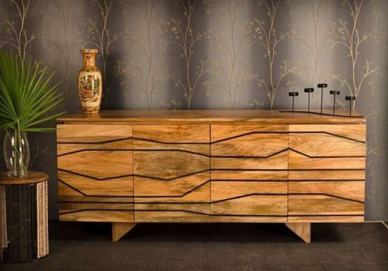 46. Os riscos no buffet deixam a pe&ccedil;a ainda mais elegante. Fonte: Pinterest