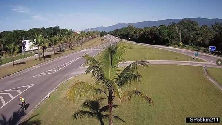 Movimento tranquilo na Rodovia Rio-Santos, trecho entre Bertioga e São Sebastião