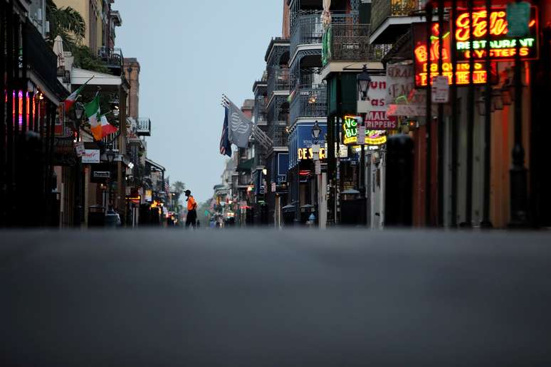 Ruas vazias em Nova Orleans
09/04/2020
REUTERS/Carlos Barria