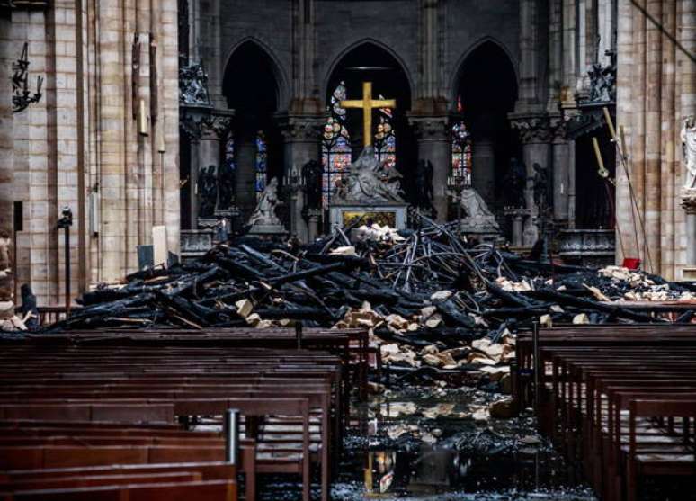 Catedral de Notre-Dame foi parcialmente destruída por incêndio em 15 de abril de 2019