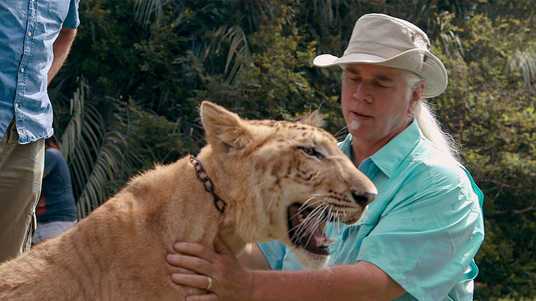Outro proprietário de um parque de grandes felinos que aparce na série, Doc Antle já colaborou com Hollywood em vários filmes de animais