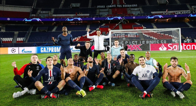 Jogadores do PSG provocam Erling Haaland, atacante do Borussia Dortmund (Foto: Reprodução)