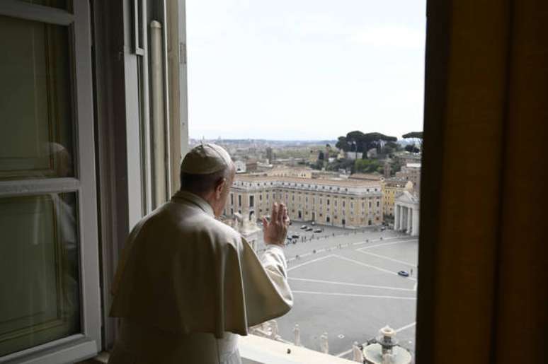 Papa Francisco pediu que governantes e cientistas pensem nos povos do mundo após a pandemia do novo coronavírus acabar