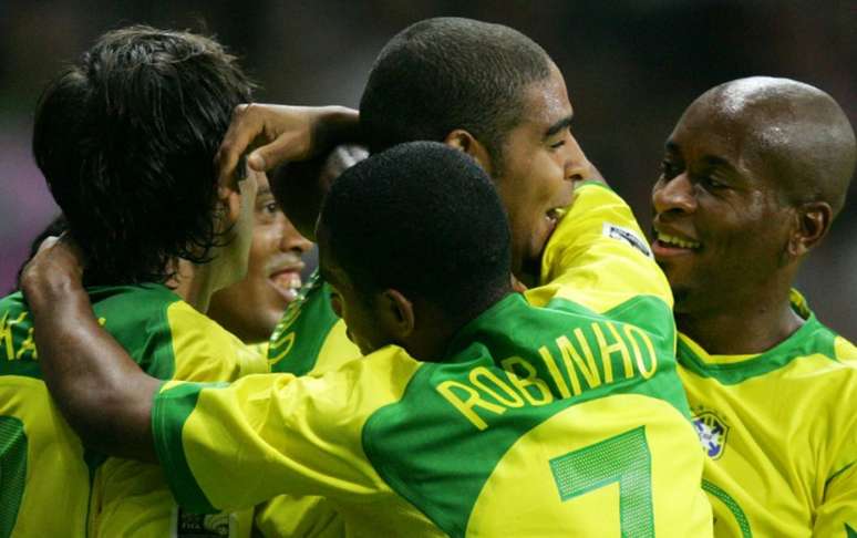 Brasil venceu a Argentina na final da Copa das Confederações de 2005 (Foto: AFP / PIERRE-PHILIPPE MARCOU)