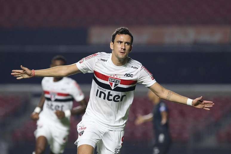 Pablo com a camisa do São Paulo em 2020 (Foto: Rubens Chiri/saopaulofc.net)