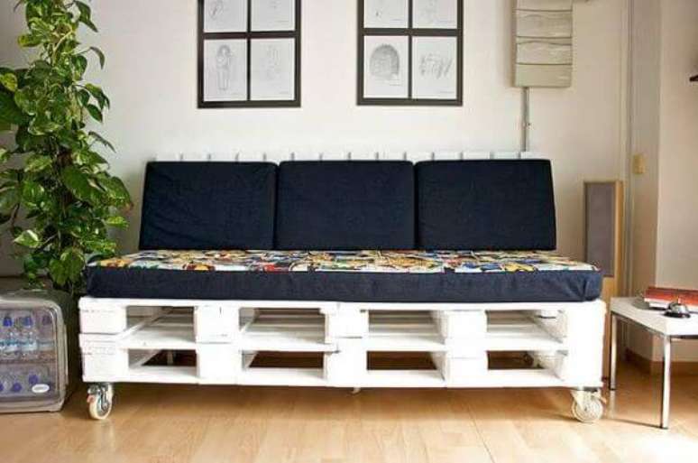 65. Aprenda como fazer sofá de palete para sala de estar – Via: Pinterest