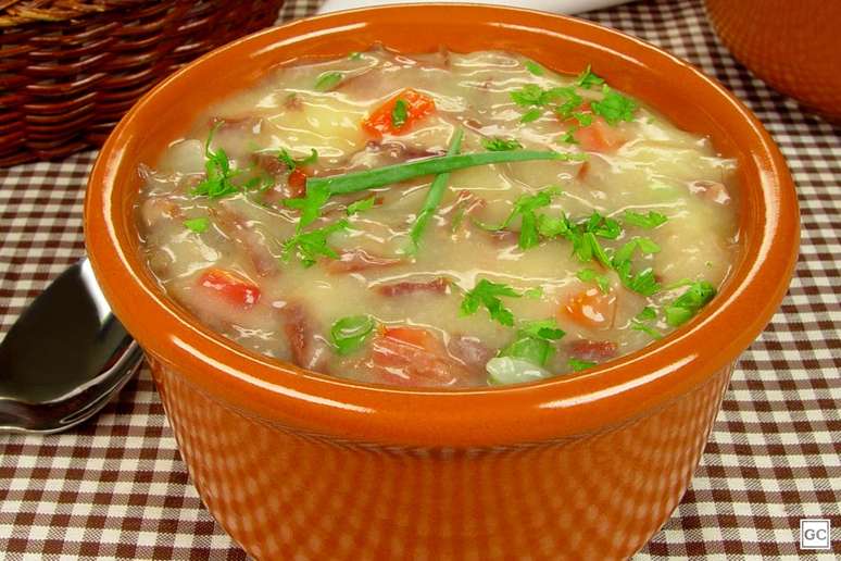 Guia da Cozinha - Como fazer caldo para aquecer os dias frios