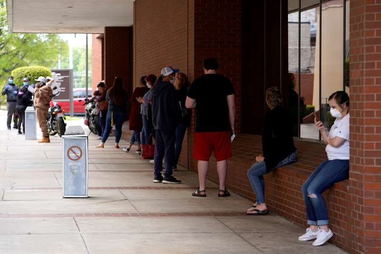 Desempregados aguardam em fila no Arkansas, EUA
06/04/2020
REUTERS/Nick Oxford