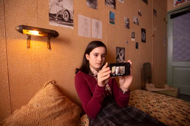 Foto não datada de Luna Cruz Perez, que interpreta Anne Frank 
Anne Frank House/Ray van der Bas/Divulgação via REUTERS
