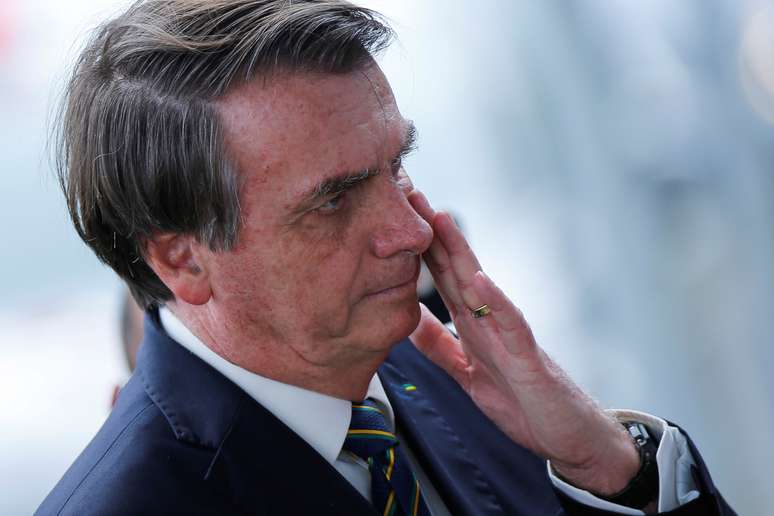 Bolsonaro deixa Palácio da Alvorada 14/4/2020 REUTERS/Adriano Machado