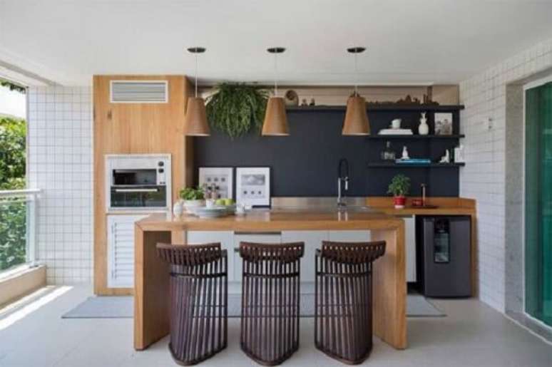 48. Modelos diferentes de banqueta para cozinha d&atilde;o um up na decora&ccedil;&atilde;o &ndash; Foto: Casa e constru&ccedil;&atilde;o
