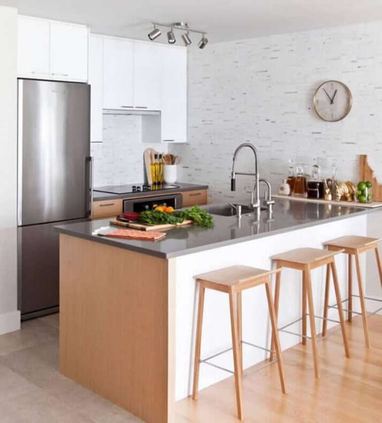 31. Banqueta para cozinha de madeira &eacute; uma boa escolha para qualquer decora&ccedil;&atilde;o &ndash; Foto: Via Pinterest