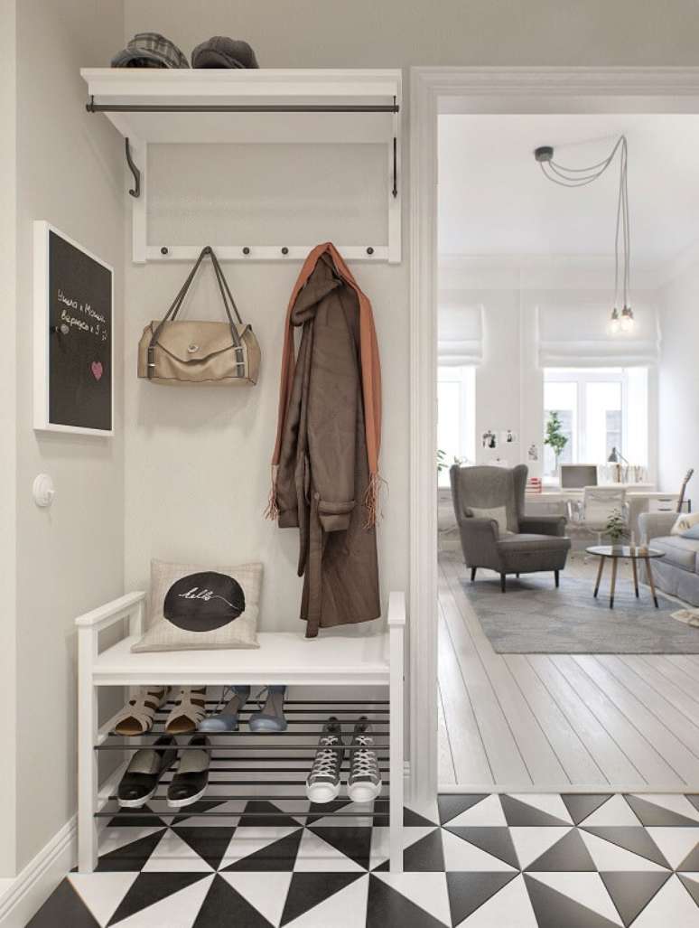 12. Separe um lugar especial para fixar os cabideiros e a sapateira. Fonte: Pinterest