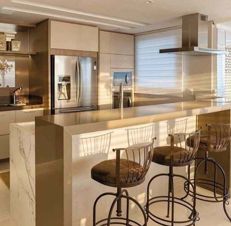 39. Banqueta para cozinha no estilo retr&ocirc; &eacute; uma &oacute;tima escolha &ndash; Foto: Via Pinterest