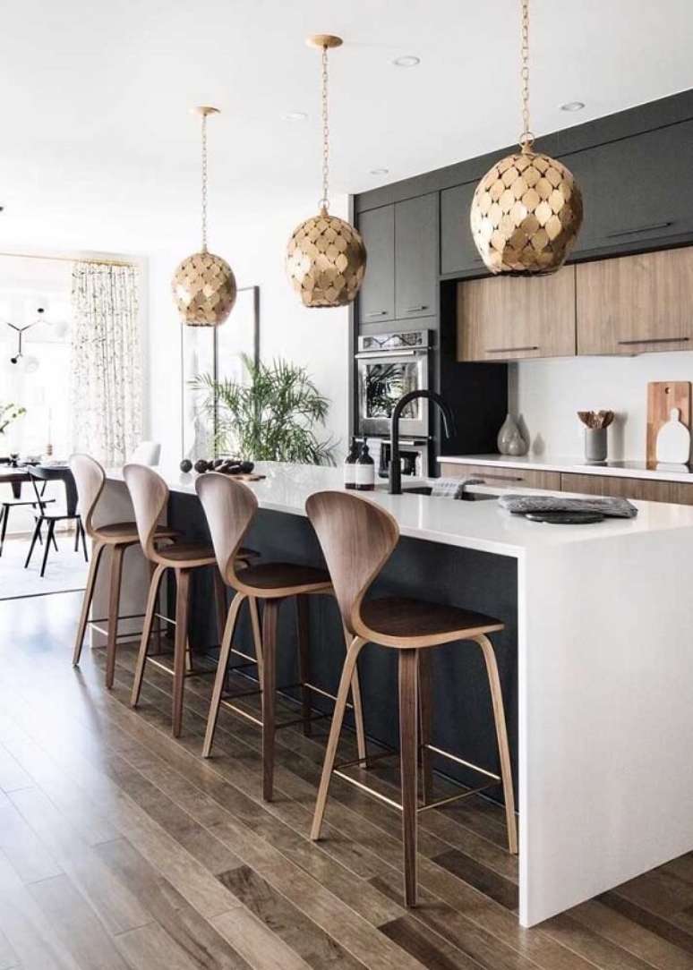 6. Uma cozinha gourmet tamb&eacute;m precisa de uma banqueta ideal &ndash; Foto: Ideias decor