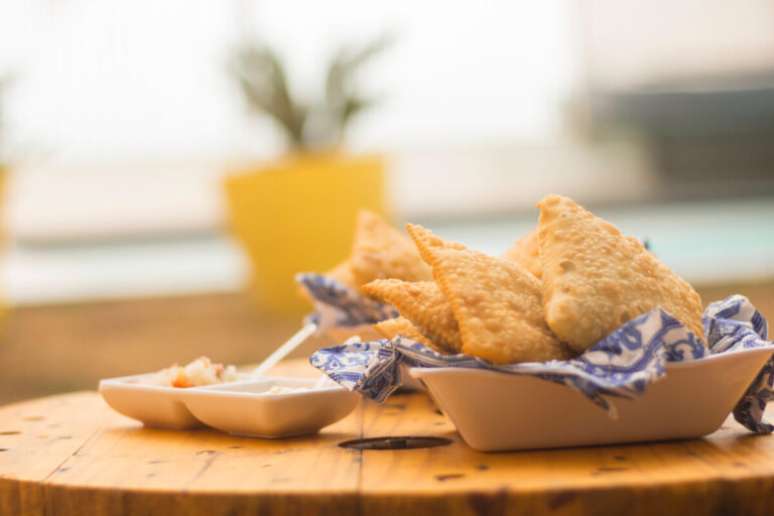 Guia da Cozinha - 5 receitas de pastéis para comer com esses 2 vinagretes