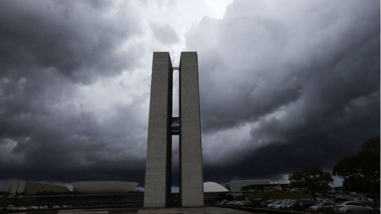 Maioria dos congressistas temem que troca no comando do Ministério da Saúde no meio da pandemia aumente os riscos para o país