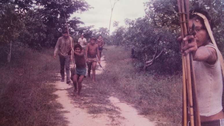Foto do acervo do indigenista Egydio Schwade que, ao lado da mulher, Dorothy, reuniu-se com frequência com os Waimiri-Atroari no início dos anos 1980