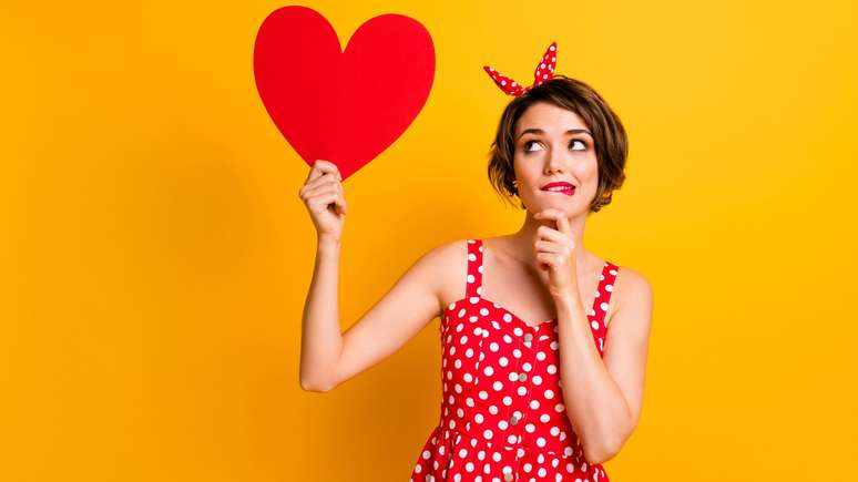 Os dilemas verdadeiros nada t&ecirc;m a ver com d&uacute;vidas simples de filmes rom&acirc;nticos