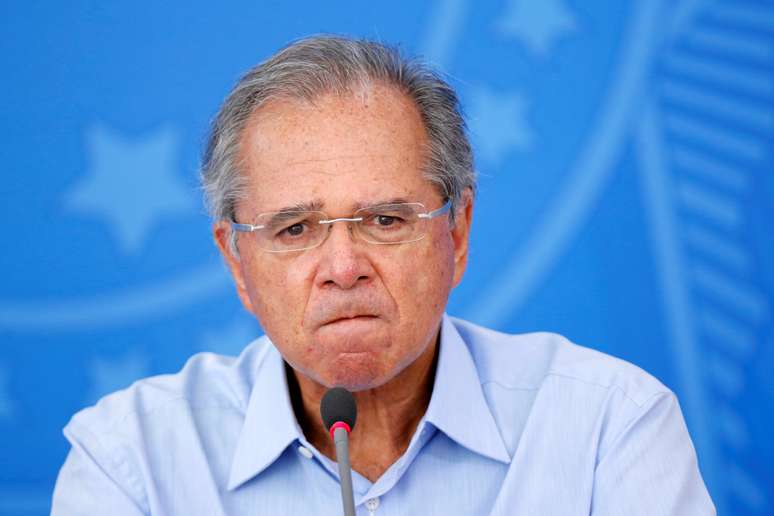 Ministro da Economia, Paulo Guedes, participa de entrevista coletiva à imprensa
03/04/2020
REUTERS/Adriano Machado