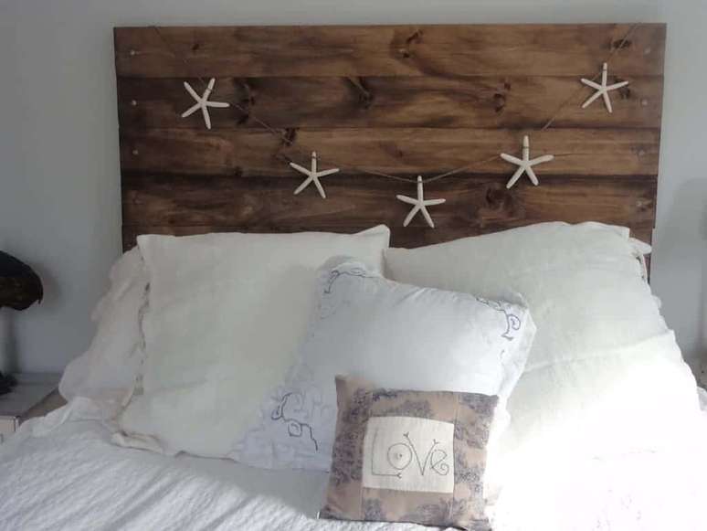 45. As estrelas que decoram o quarto trazem um estilo n&aacute;utico para o espa&ccedil;o. Fonte: Pinterest
