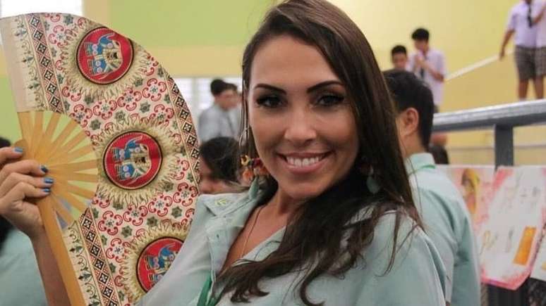 Tha&iacute;s Torres est&aacute; h&aacute; 10 dias tentando voltar para o Brasil