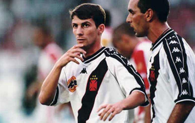 Pedrinho marcou 3 gols contra o Picos, em 1998 (Foto: Arquivo Lance!)