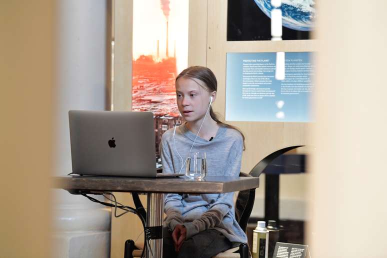 Greta Thunberg em Estocolmo
22/04/2020 Jessica Gow/TT News Agency/via REUTERS 
