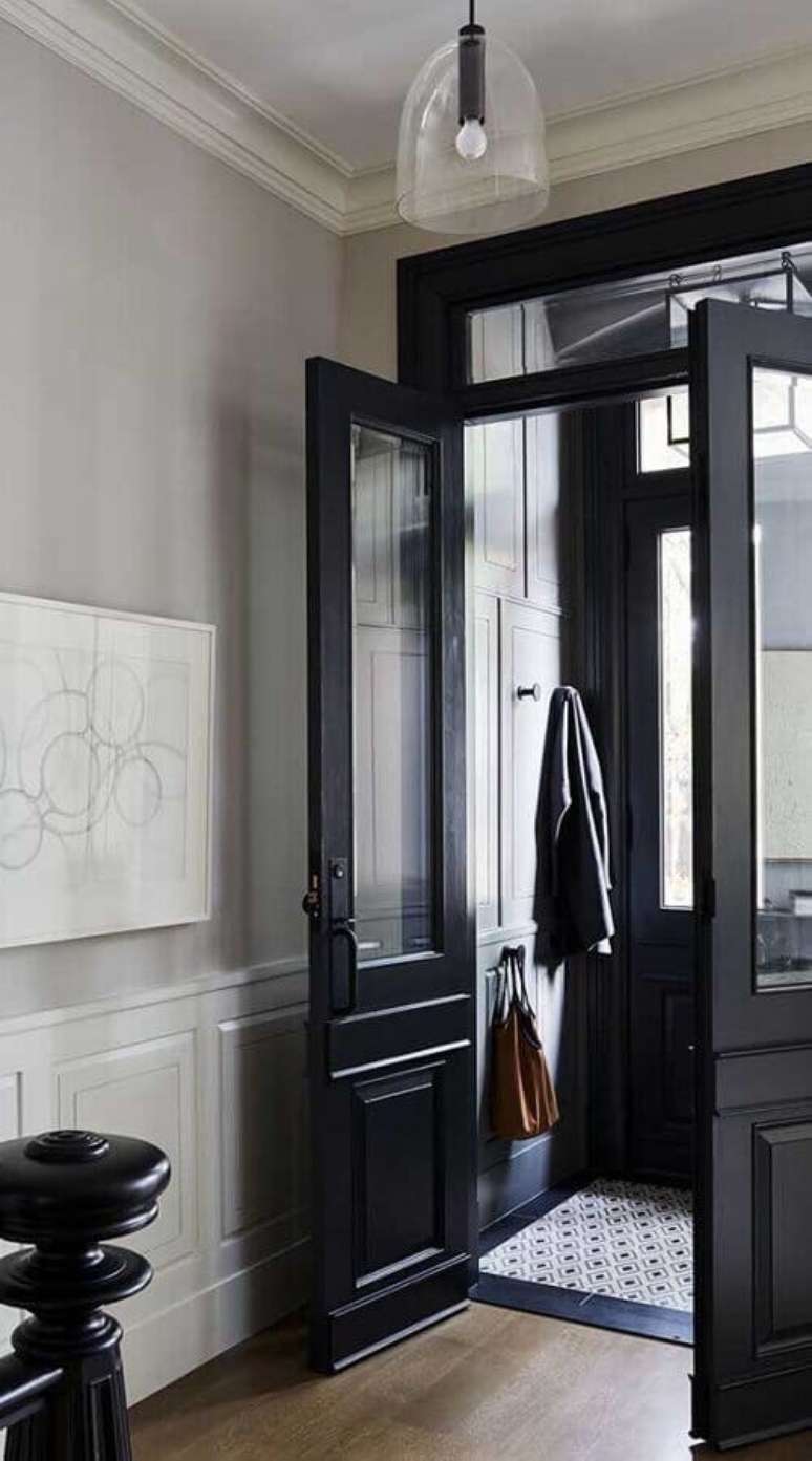 45. Porta francesa preta para entrada de pr&eacute;dio &ndash; Foto: Architecture Art Designs